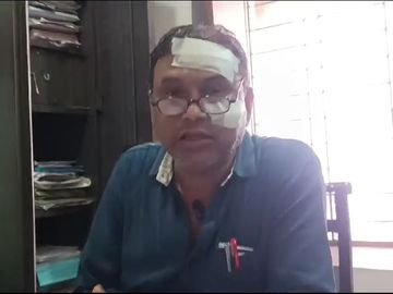 mp crime news शिक्षा के मंदिर में जमकर चले लात-घूंसे