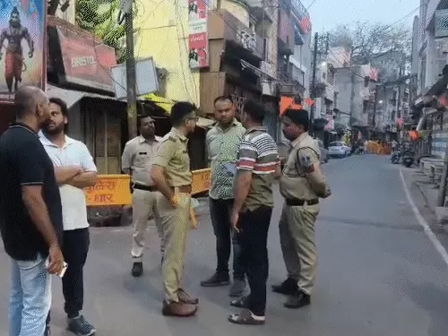 सॉफ्टवेयर इंजीनियर ने खुद पर चाकू से कई वार कर की आत्महत्या cctv फुटेज वायरल