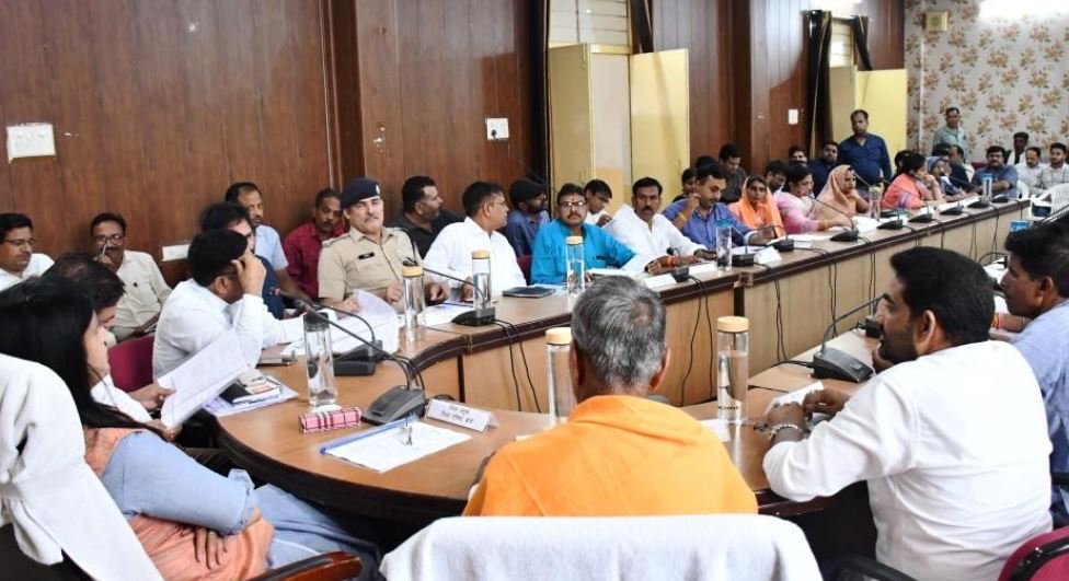 बारां जिला परिषद की बैठक में विकास और जनसुविधाओं पर जोर पेयजल व स्वास्थ्य पर विशेष निर्देश