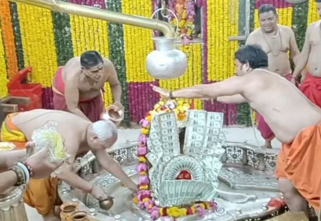 mp news कांग्रेस नेता के वेयर हाउस से 16000 बोरी गेहूं गायब