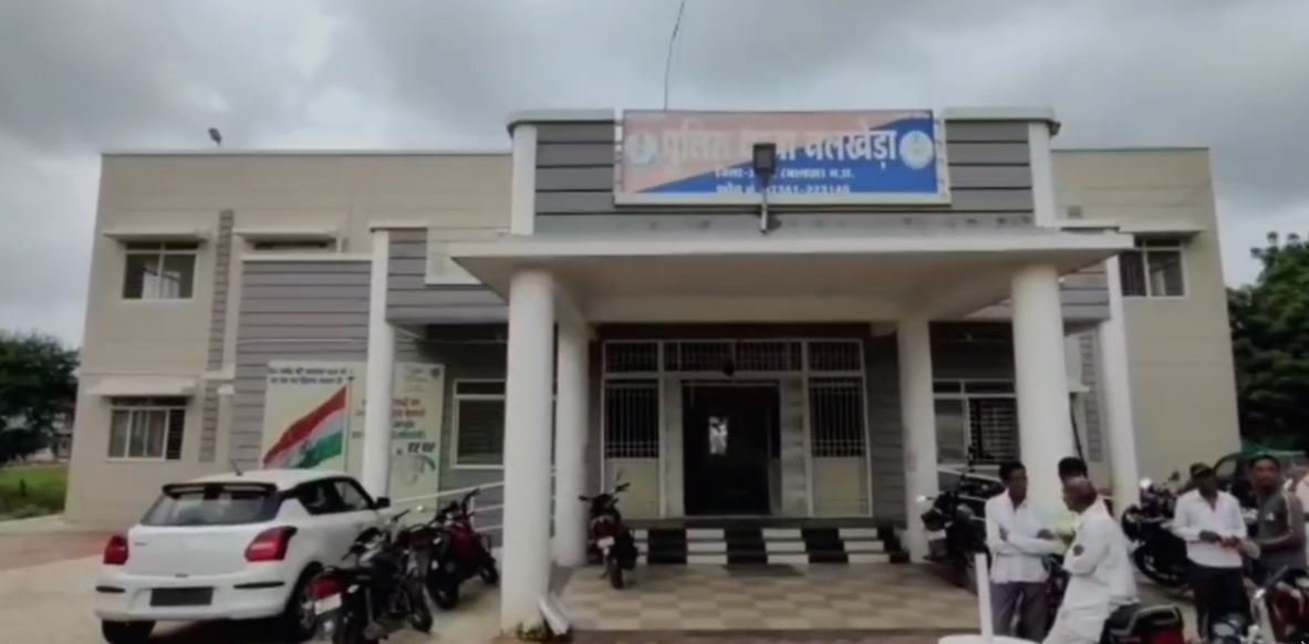agar malva नलखेड़ा में सराफा व्यापारी से 25 लाख की लूट बोलेरो सवार बदमाशों ने की वारदात