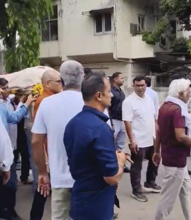 actor bheem vakani passed away दिशा वकानी के पिता एक्टर भीम वकानी का हुआ निधन