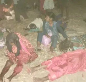 balod pickup accident news यात्रियों से भरी पिकअप वाहन पलटने से 2 की मौत कई घायल