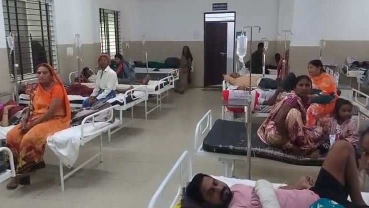barwani health update बड़वानी जिले में बारिश के बाद बढ़ी मौसमी बीमारियां 5 दिनों में 4000 से ज्यादा मरीज पहुंचे अस्पताल