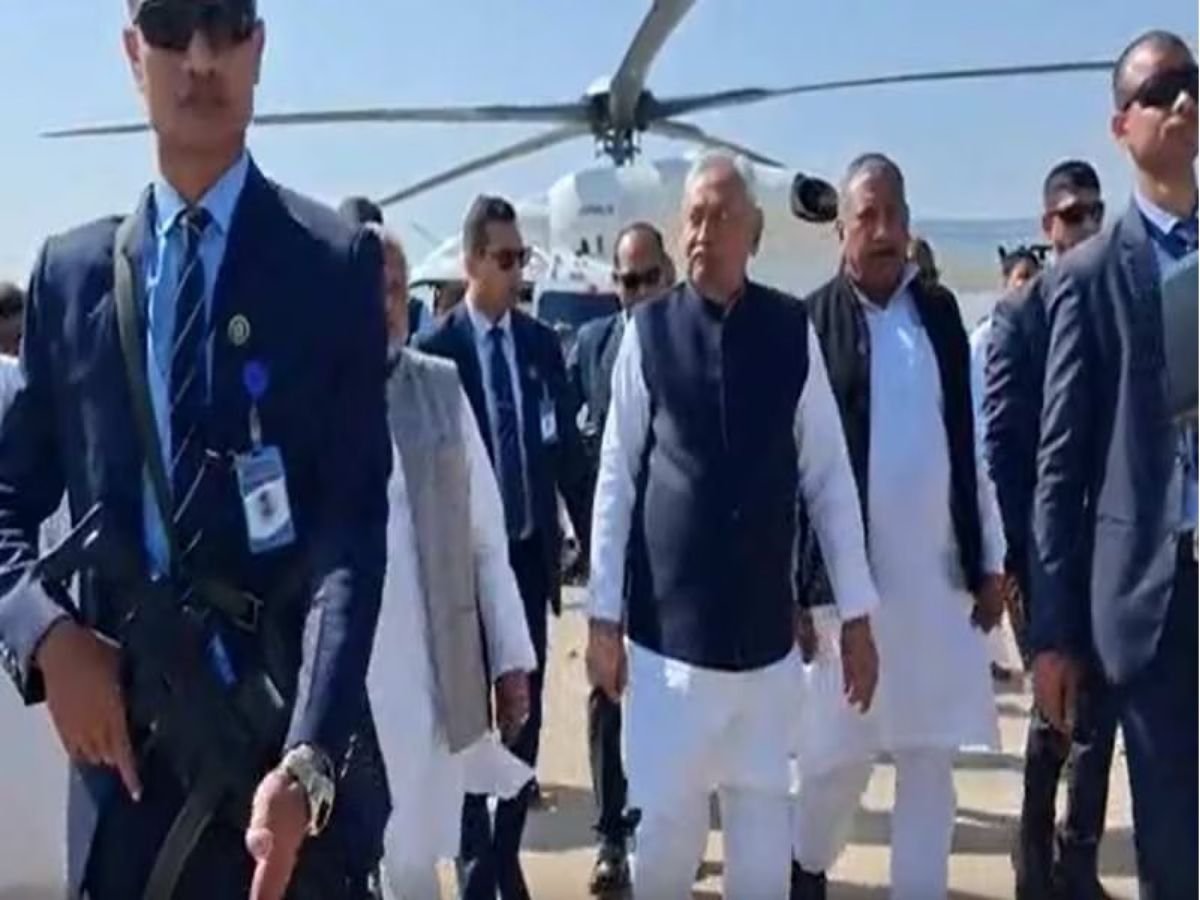 cm नीतीश की सुरक्षा में बड़ी चूक काफिले में घुसा कुत्ता