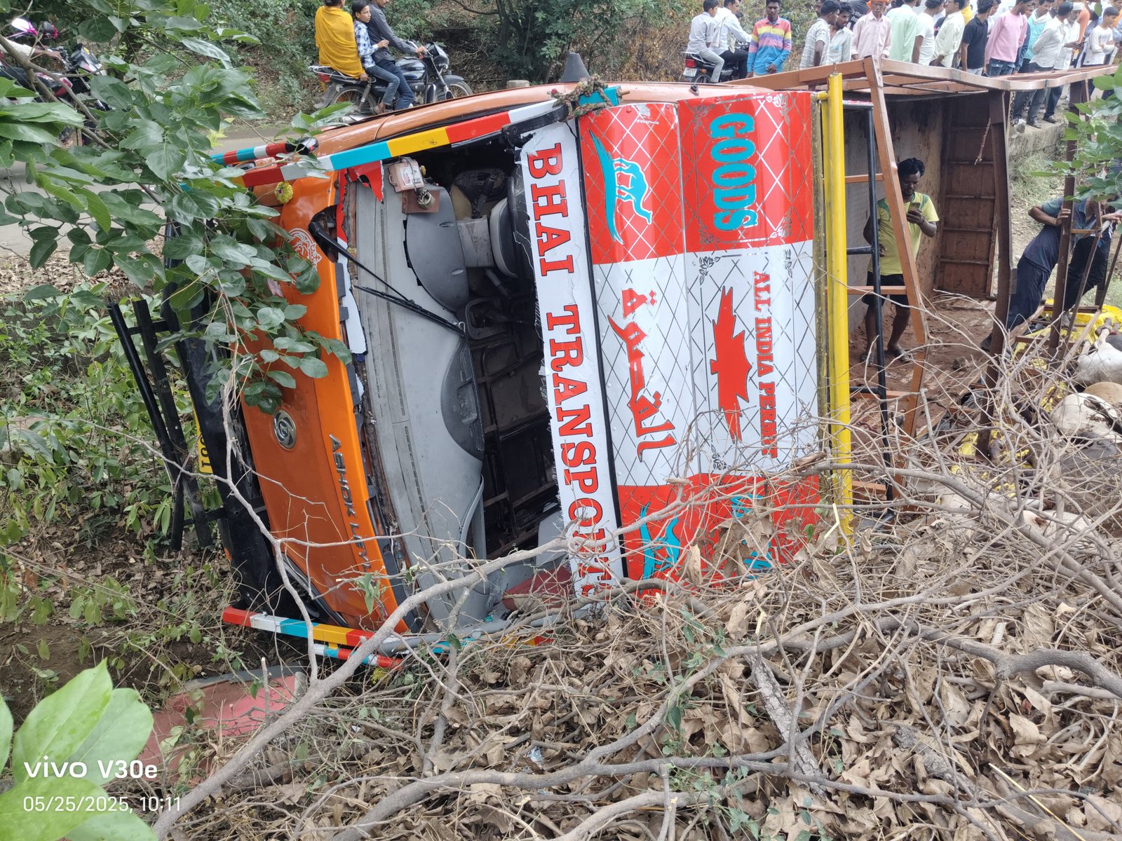 betul news बैतूल में रेलवे ठेकेदार की मनमानी बेनकाब बिना अनुमति डंप की हजारों घनमीटर रेत-गिट्टी