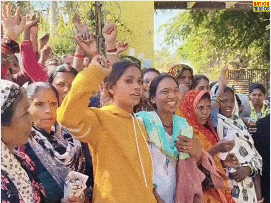 bilaspur maid strike बिलासपुर में 400 कामवाली बाईयों ने दिया धरना जानिए वजह