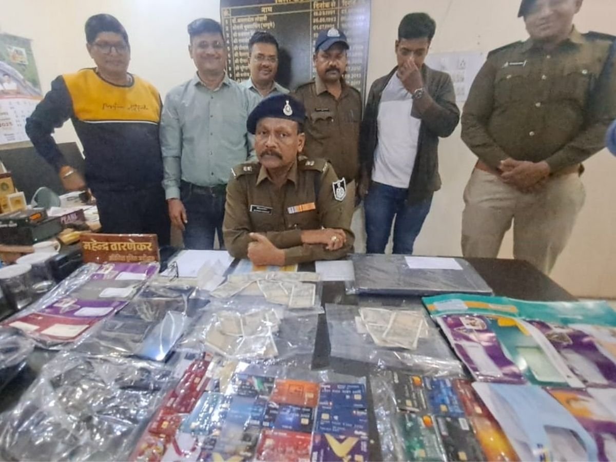 नकली नोट का मास्टर माइंड डॉ प्रतीक नवलखे दो साथियों के साथ गिरफ्तार खंडवा पुलिस ने की गिरफ्तारी