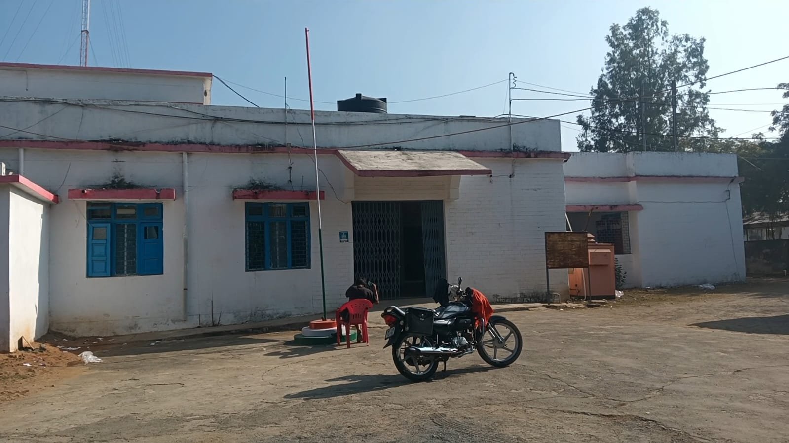 byohari news 10 वर्षों से तहसील में जमे बाबू पर भ्रष्टाचार और सगे-संबंधियों के जरिए दलाली के आरोप हटाने की उठी मांग