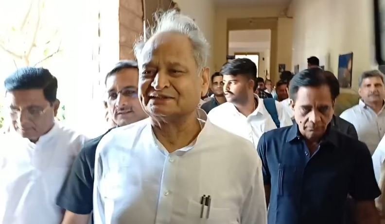ashok gehlot पूर्व मुख्यमंत्री अशोक गहलोत ने अंता विधायक कंवरलाल मीणा के मामले में जताई प्रतिक्रिया बोले- निर्णय में देरी हुई