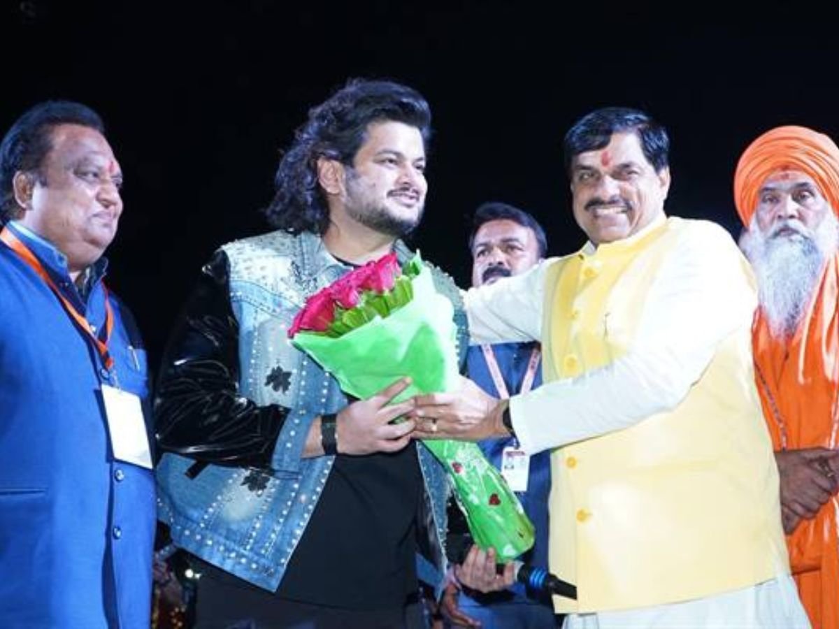 राम घाट पर भव्य आयोजन cm डॉ यादव ने की गायक विशाल मिश्रा से मुलाकात