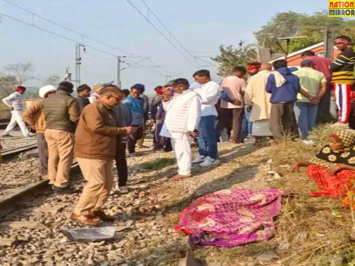 chandauli hadasa news रेल्वे क्रॉसिंग के दौरान ट्रेन की चपेट में आई मां-बेटी