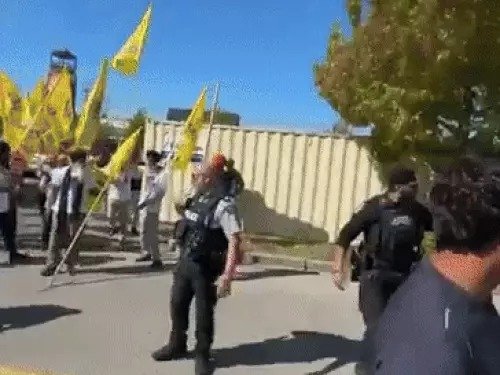 clashes  in canada  कनाडा में भारतीय-खालिस्तान समर्थकों के बीच झड़प स्वतंत्रता दिवस मना रहे युवा