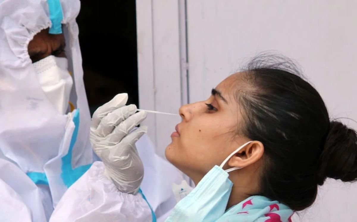सिर्फ 12 दिन में कोरोना के 3000 केस घटेः डॉक्टर बोले- अब नहीं है डरने की जरूरत
