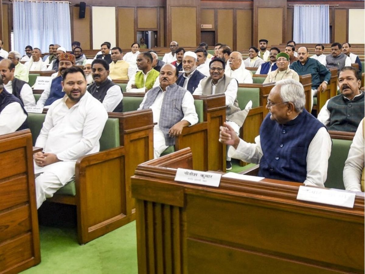 बिहार विधानसभा के बजट सत्र की शुरुआत व्हील चेयर से पहुंचे तेजस्वी cm ने जाना हालचाल