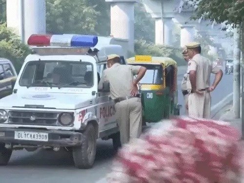 दिल्ली की जामिया यूनिवर्सिटी में दो गुटों के बीच झड़प