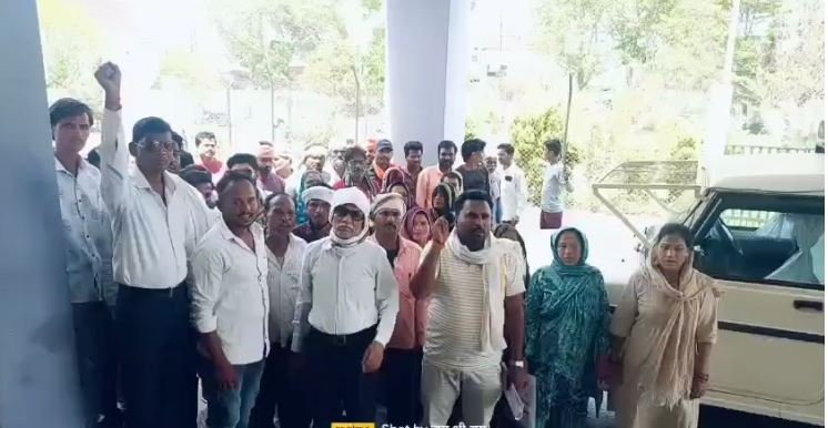 deori nagar palika देवरी नगर पालिका में पीएम आवास योजना को लेकर विरोध कांग्रेस पार्षद ने सौंपा ज्ञापन