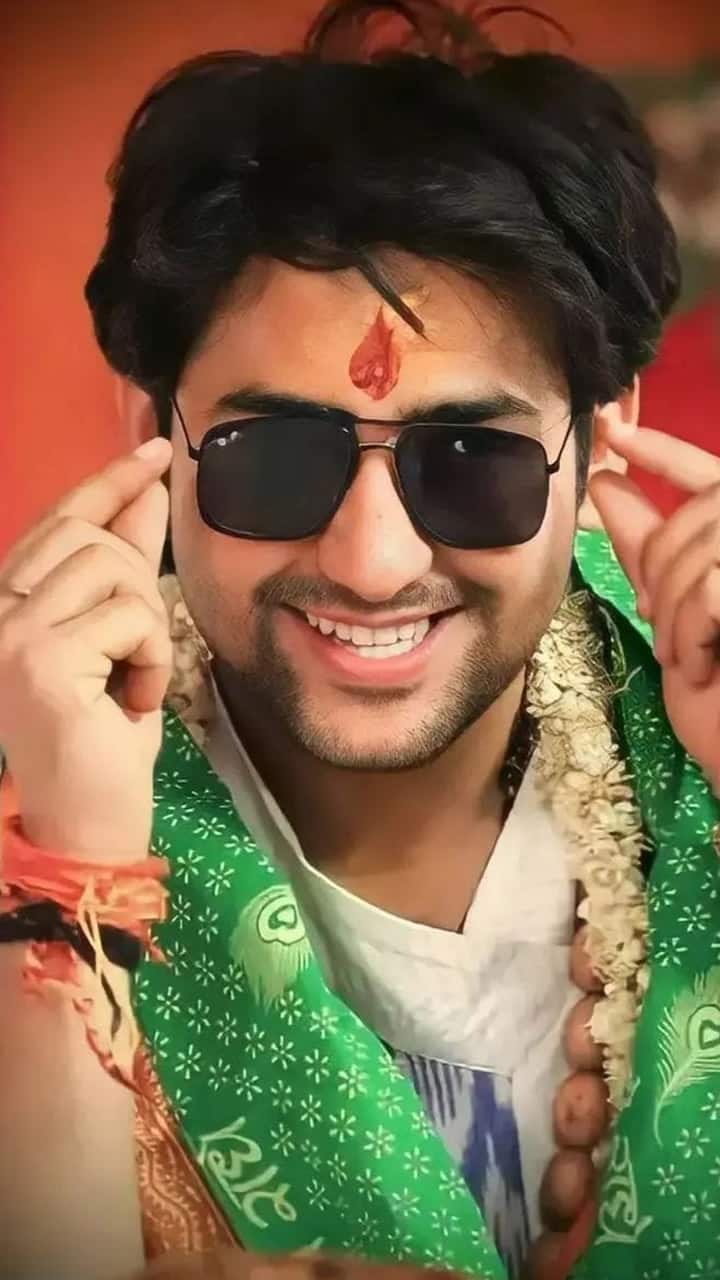 dhirendra shastri 29th birthday 29 के हुए पंडित धीरेन्द्र शास्त्रीप्रदेश के मुखिया ने दी शुभकामनाएं