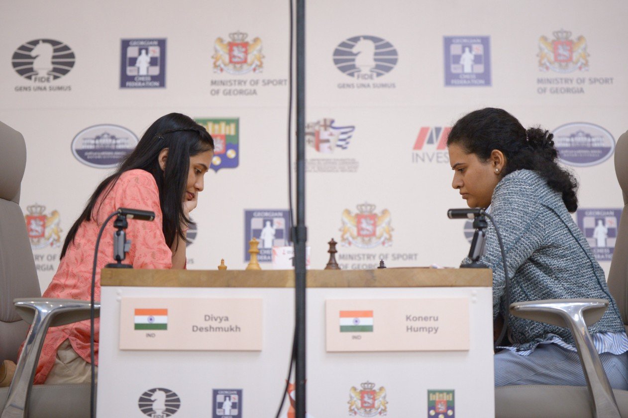 fide women’s world cup 2025 विश्व चैंपियन बनने वाली भारत की पहली महिला शतरंज खिलाड़ी बनी दिव्या देशमुख