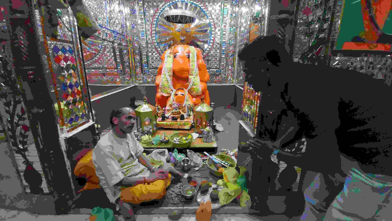 doctor ganesh temple मिलिए डॉक्टर गणेश से मरीजों पर बरसती है बप्पा की कृपा