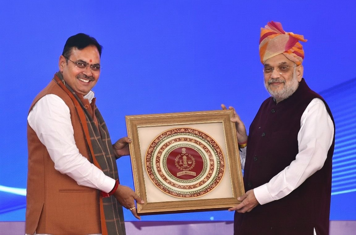 शाह ने 9000 कांस्टेबल्स को बांटे नियुक्ति पत्र भजनलाल सरकार की तारीफ की