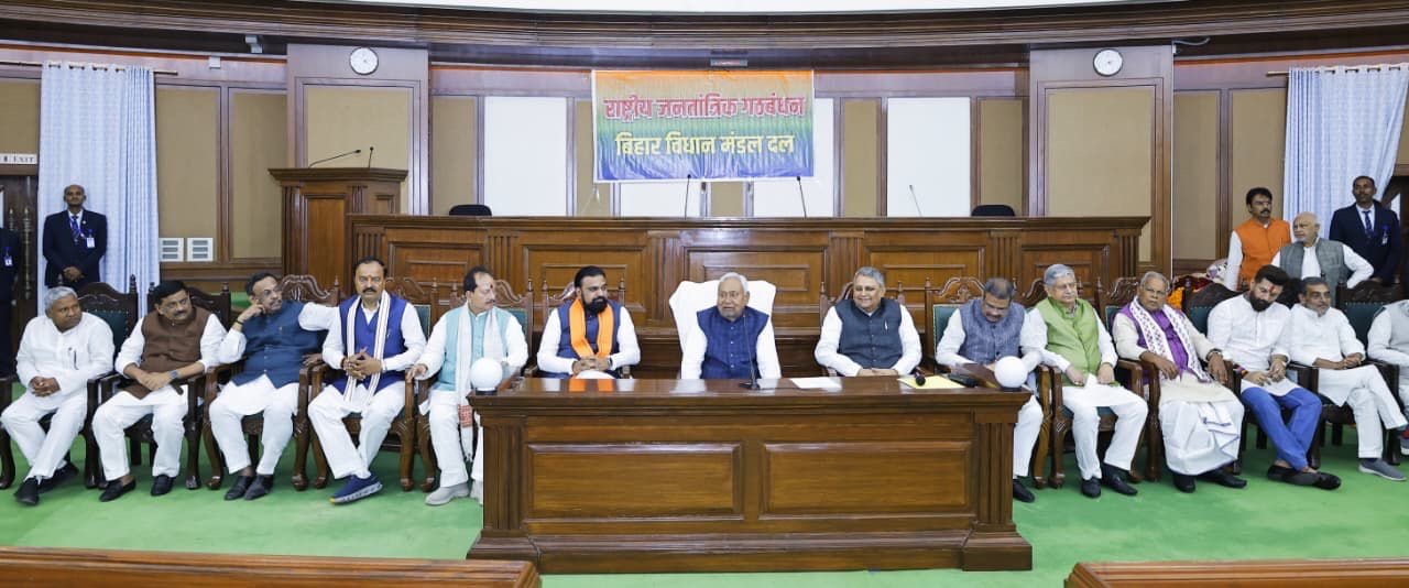 नीतीश का इस्तीफा 10वीं बार नीतीश कुमार जानिए कौन-कौन कल लेंगे शपथ