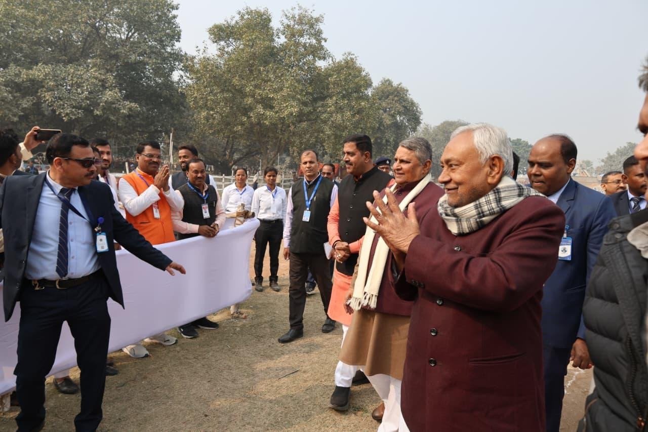 बरौली पहुंचे cm नीतीश कुमार 134 करोड़ रुपये के 7 योजनाओं का किया उद्घाटन