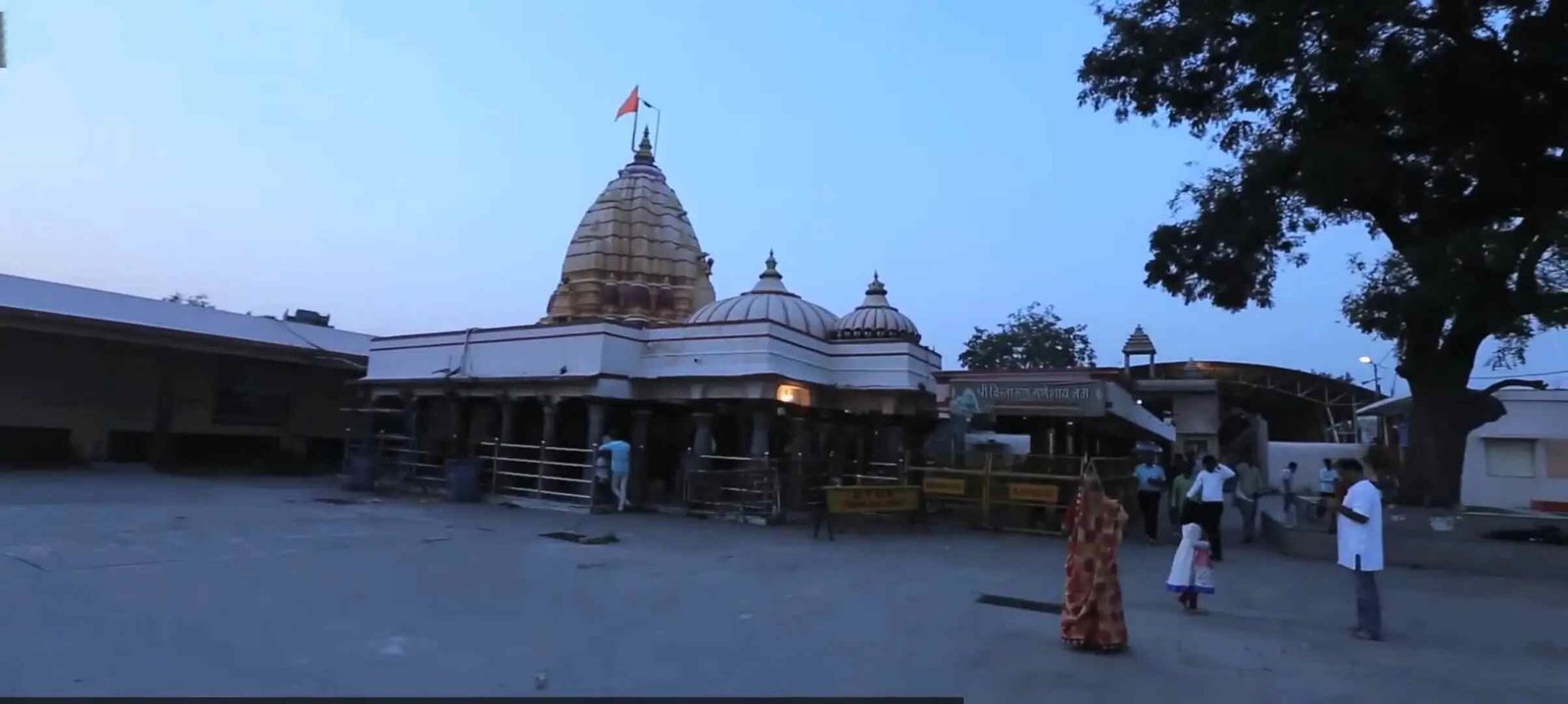 ganesh chaturthi महिमा चिंतामन गणेश की मंदिर में बनाया जाता है उल्टा स्वास्तिक