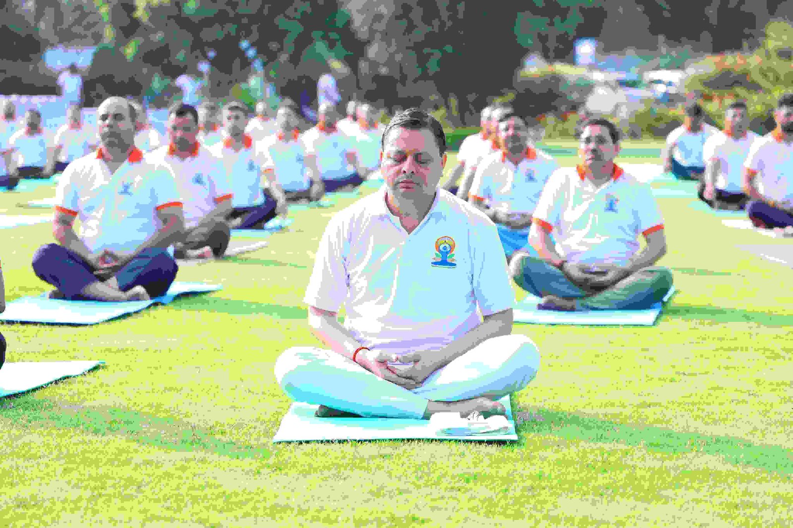 मुख्यमंत्री आवास में योग सत्र पुष्कर सिंह धामी ने की योग को जीवन का हिस्सा बनाने की अपील