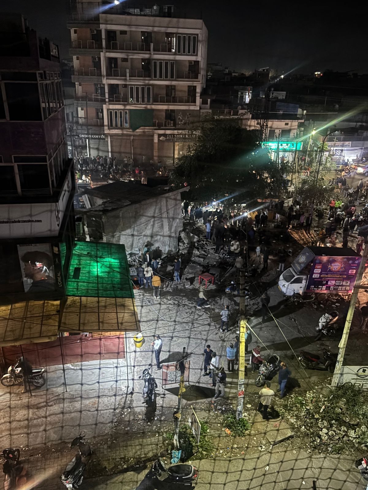 कोटा में 3 मंडिला बिल्डिंग गिरी एक स्टूडेंट समेत 2 की मौत