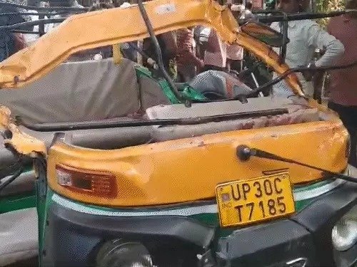 हरदोई में बड़ा सड़क हादसाः 10 लोगों की मौके पर मौत
