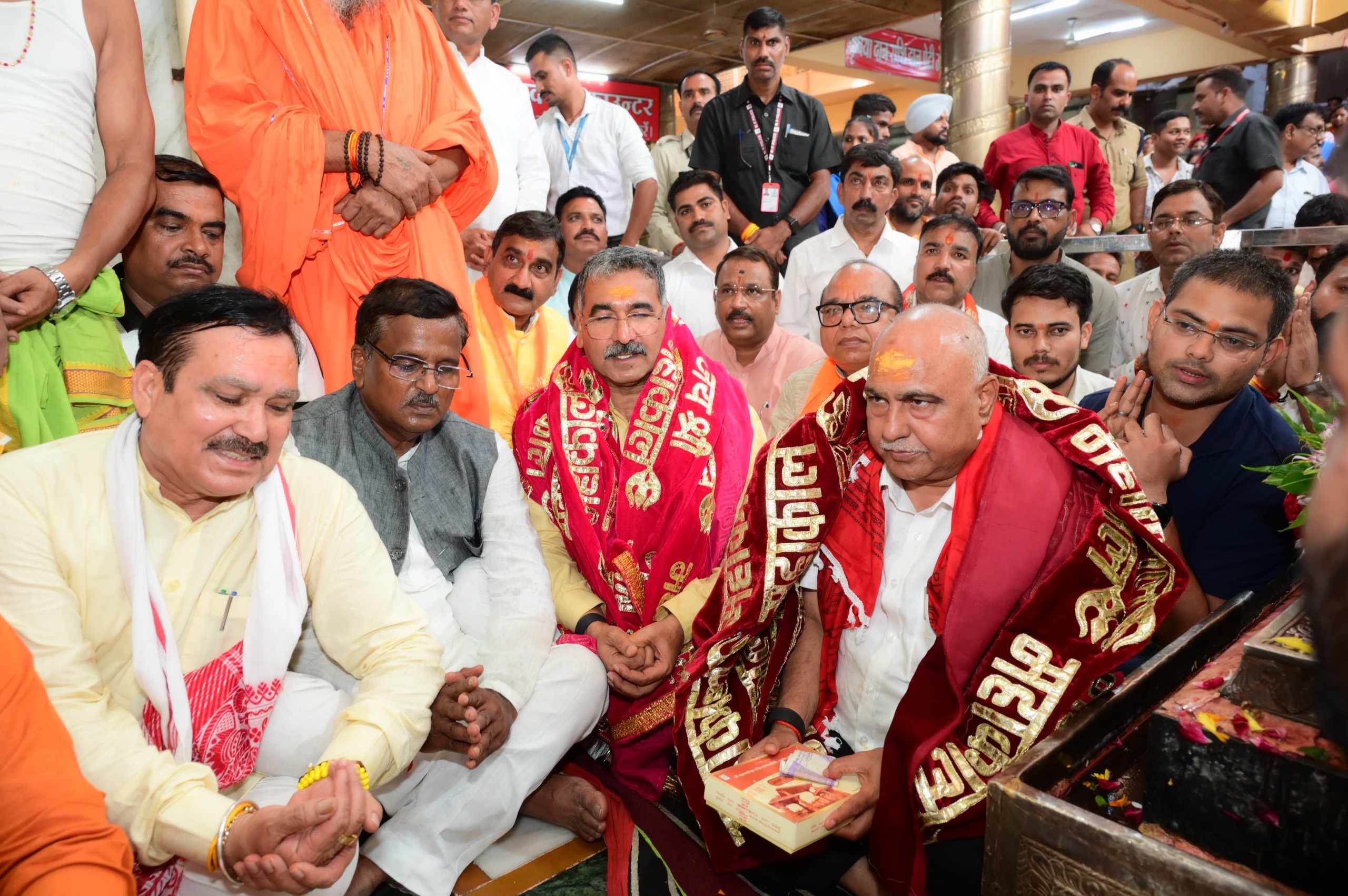 hemant khandelwal mahakal visit बीजेपी प्रदेश अध्यक्ष हेमंत खंडेलवाल ने पदभार ग्रहण के बाद किए बाबा महाकाल के दर्शन समर्पित भाव से कार्य करने का लिया संकल्प