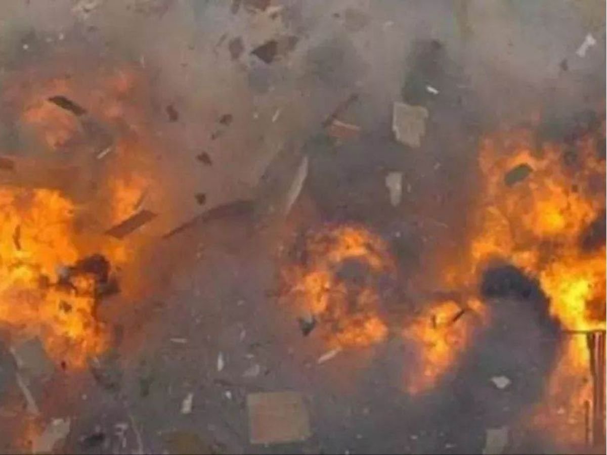 आंध्र प्रदेश की पटाखा फैक्ट्री में लगी आग 6 मजदूरों की मौत कई घायल शव झुलसे