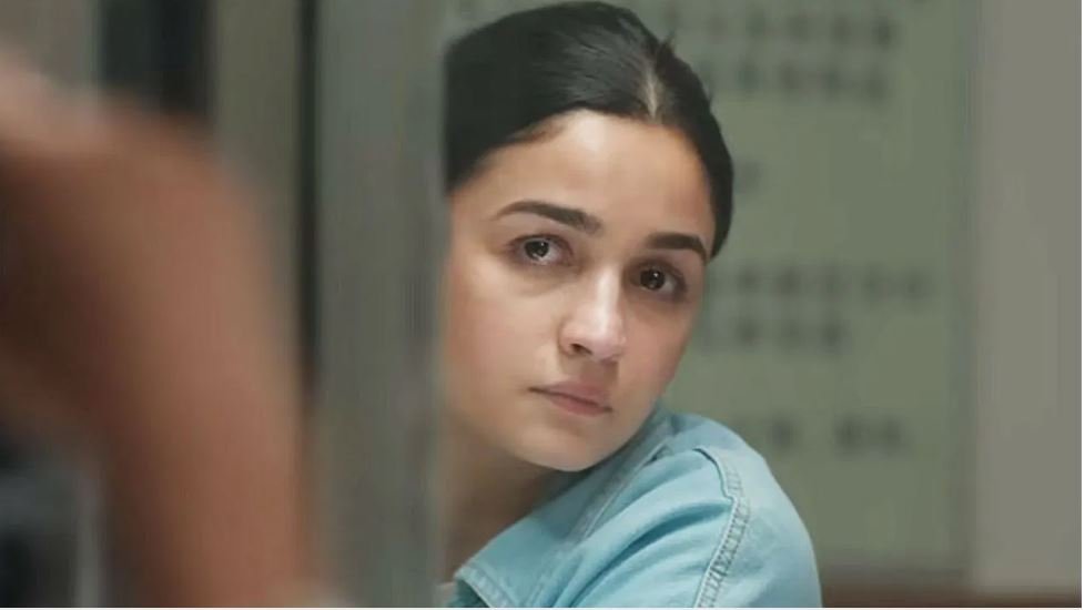 alia bhatt जिगरा ने आलिया भट्ट के 10 साल के रिकॉर्ड को किया खराब