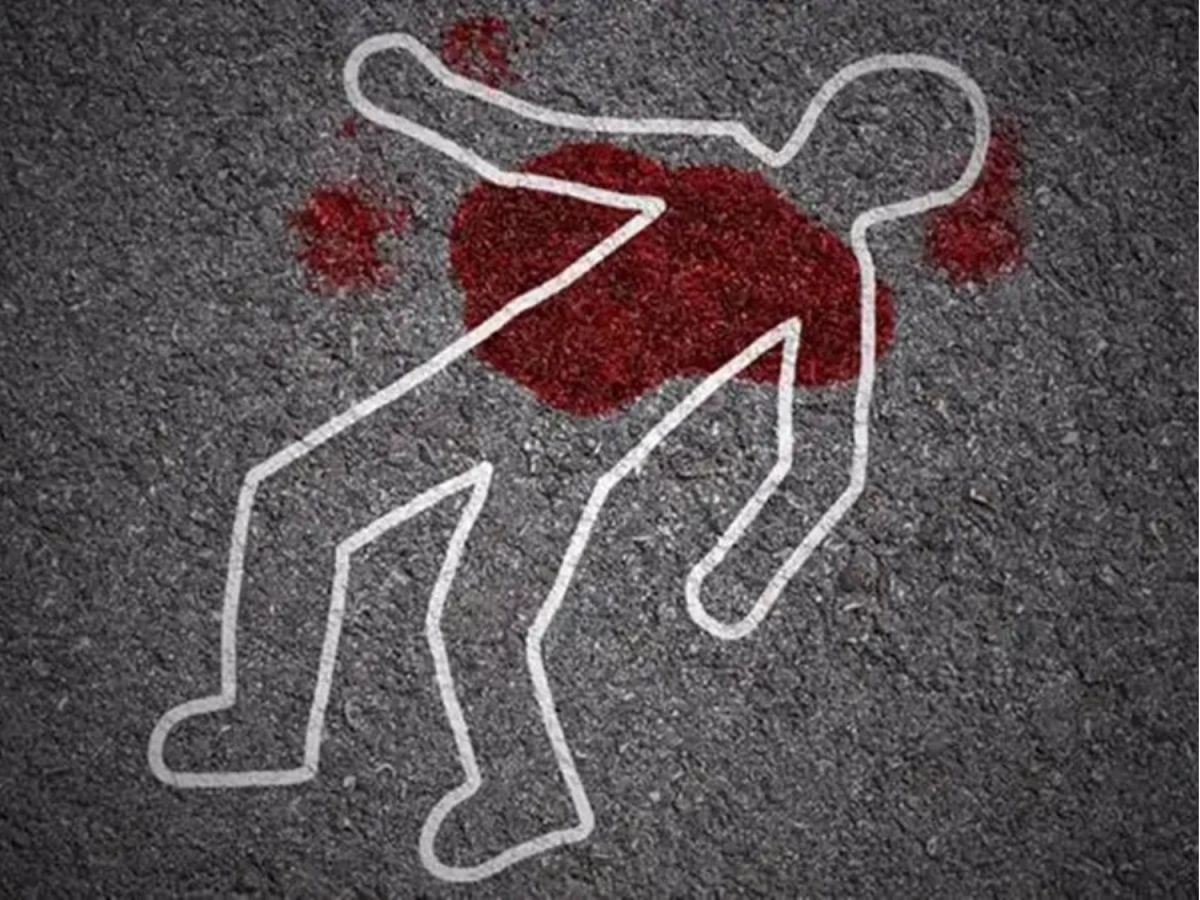 पिता ने की बेटे की धारदार हथियार से हत्या बक्से में मिला मासूम का शव