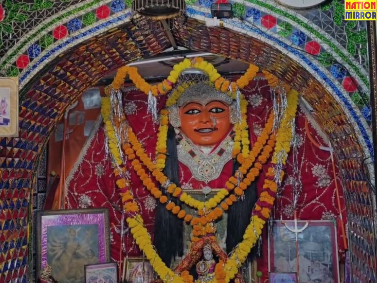 maa tulja bhavani temple पहाड़ चीरकर प्रकट हुई मां तुलजा भवानी जानिए 3 रुपों में कैसे देती हैं दर्शन