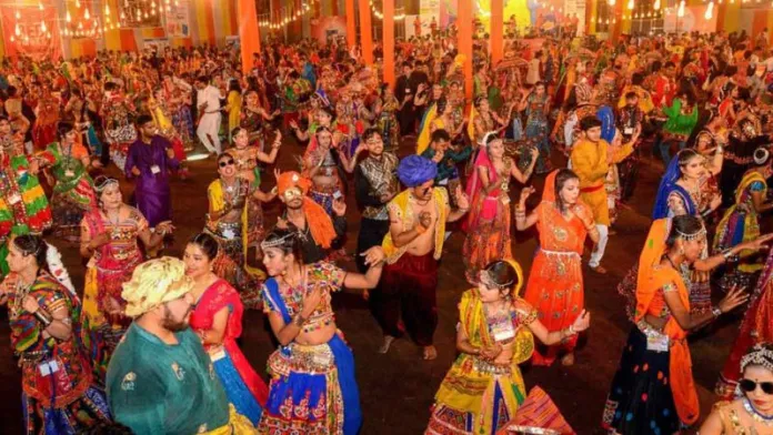 cg news  गरबा में गैर हिंदूओं का विरोधvhp-बजरंग दल की मांग