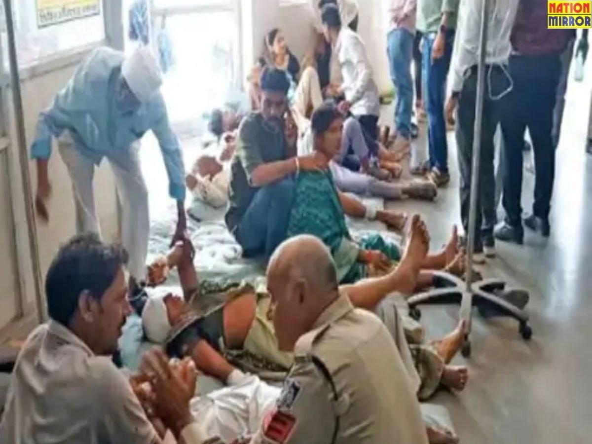 maheshwar accident news ढलान पर खड़े वाहन ने बरातियों को कुचला 1 की मौत कई घायल