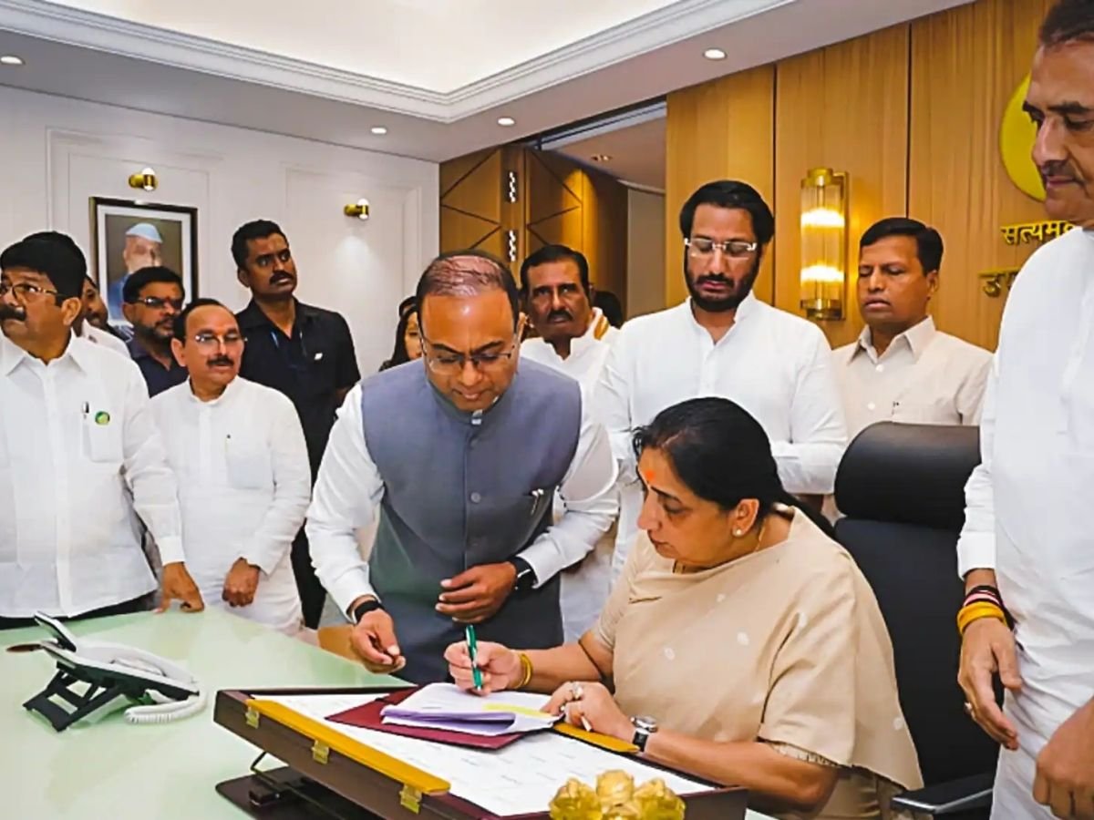 दिवंगत नेता अजित पवार की पत्नी सुनेत्रा पवार बनी ncp की राष्ट्रीय अध्यक्ष