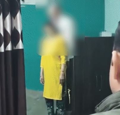 meerut retired daroga suicide रिटायर्ड दरोगा और पत्नी का एक ही पंखे पर लटका मिला शव