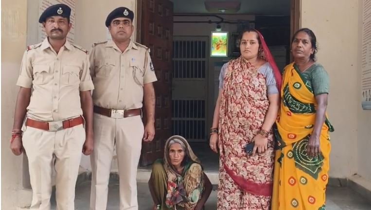 missing person वडगांव पुलिस ने अस्थिर मानसिक स्थिति वाली महिला को उसके परिवार से मिलवाकर पेश की मानवता की मिसाल