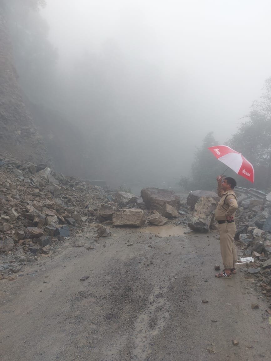 nh534 news दस घंटे बाद सुचारू हुआ nh-534 सतपुली-गुमखाल मार्ग यात्रियों ने ली राहत की सांस