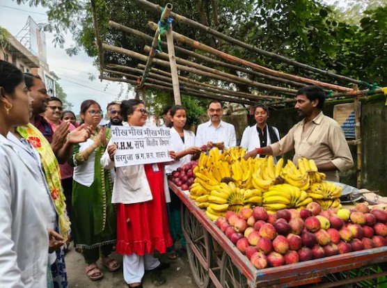 nhm employees strike छत्तीसगढ़ में nhm कर्मचारियों का अनोखा विरोध भीख मांगकर जताया आक्रोश