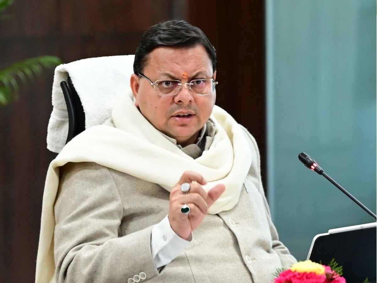 cm धामी का दिल्ली दौरा राजनेताओं की बढ़ी धड़कनें हो सकता है मंत्रिमंडल का विस्तार