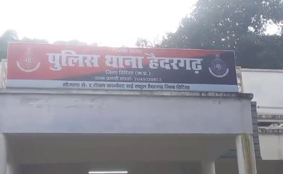 navratri preparation नवरात्रि-दशहरा से पहले हैदरगढ़ में शांति समिति की बैठक त्यौहारों पर रहेगी पुलिस की पैनी नजर