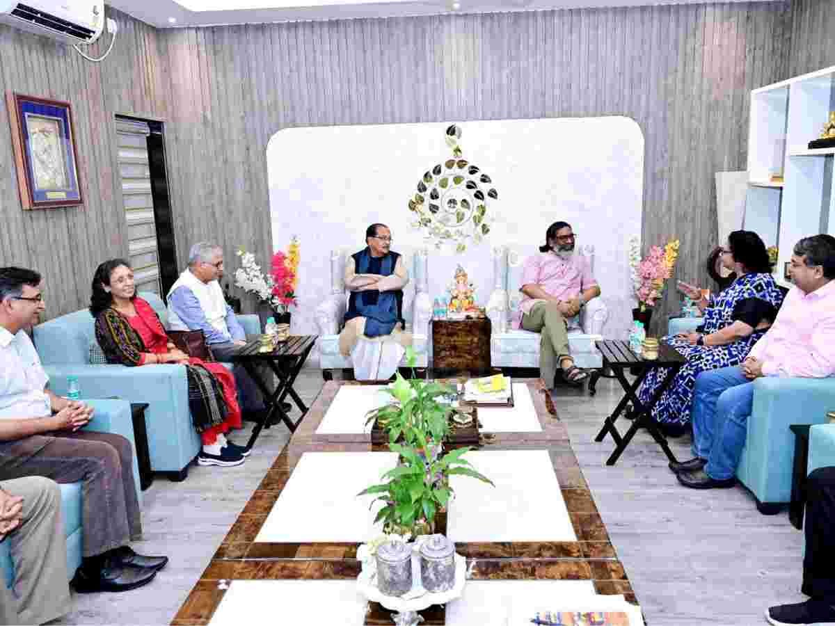 मुख्यमंत्री हेमंत सोरेन ने 16वें वित्त आयोग के सदस्यों से की मुलाकात झारखण्ड के सतत विकास पर जोर