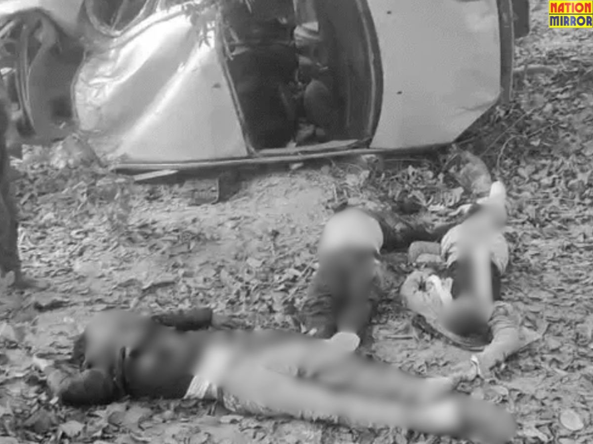 raebareli accident news तेज रफ्तार पेड़ से टक्कराई 3 की मौत