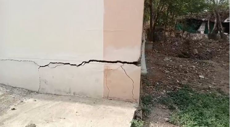 rahli sdm office उद्घाटन के एक साल बाद ही जर्जर हुआ एसडीएम कार्यालय उठे सवाल