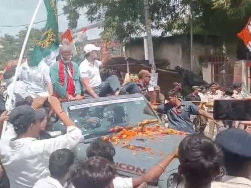 राहुल गांधी ने दी फ्लाइंग किसः तेजस्वी बोले यही है देश का अगला प्रधानमंत्री