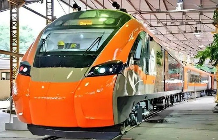 rail budget 2047 तक 200 वंदे भारत 100 अमृत भारत ट्रेनें चलेंगी